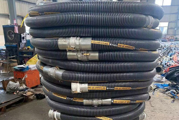 復合輸油管 Composite oil hose